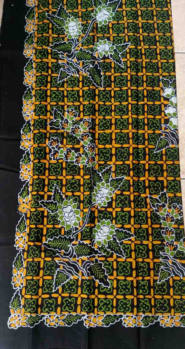 Batik Motif Sangkawung Hijau